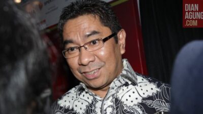 Elvyn G. Massasya: Pelabuhan Kelas Dunia dalam Era Globalisasi