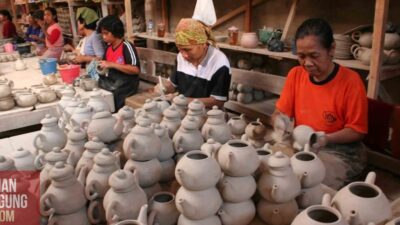 OJK Gandeng Kemenkop dalam Mengembangkan UMKM