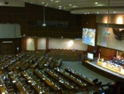 Pelemahan Rupiah: DPR Akui Di Luar Kendali