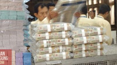 Rupiah Terdampak Inflasi dan Perekonomian