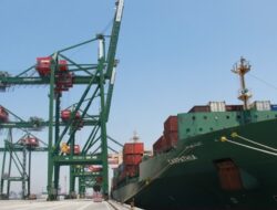 Terminal Teluk Lamong Efisiensi Biaya Logistik Nasional