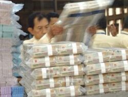 UOB Prediksi Rupiah Stabil di Rp13.600, Ekonomi Tumbuh Moderat